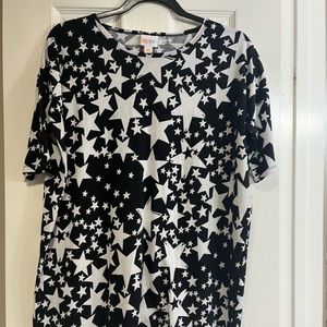 LuLaRoe x-small Irma. Black & white stars. GUC high-low hem.